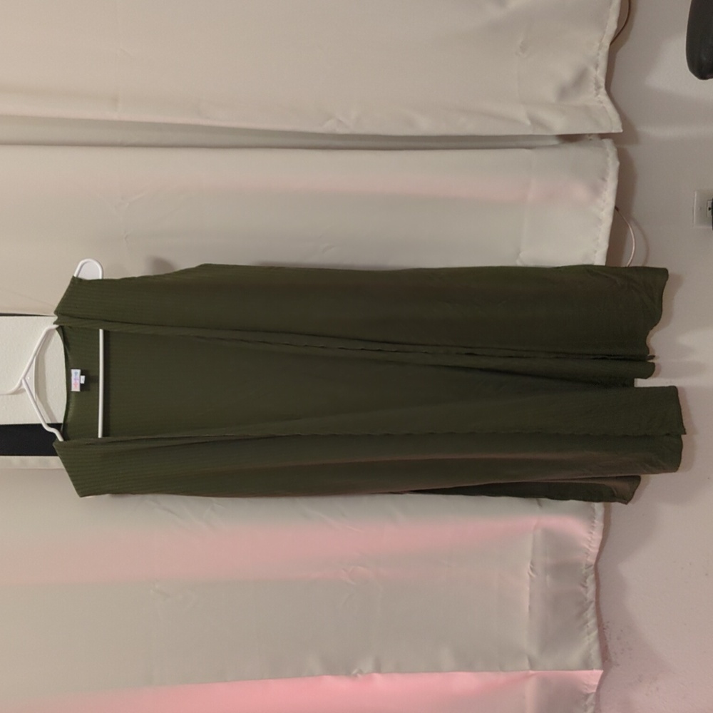 Women's LuLaRoe Olive Green Sleeveless Open Faced Cardigan High Slit Size Medium